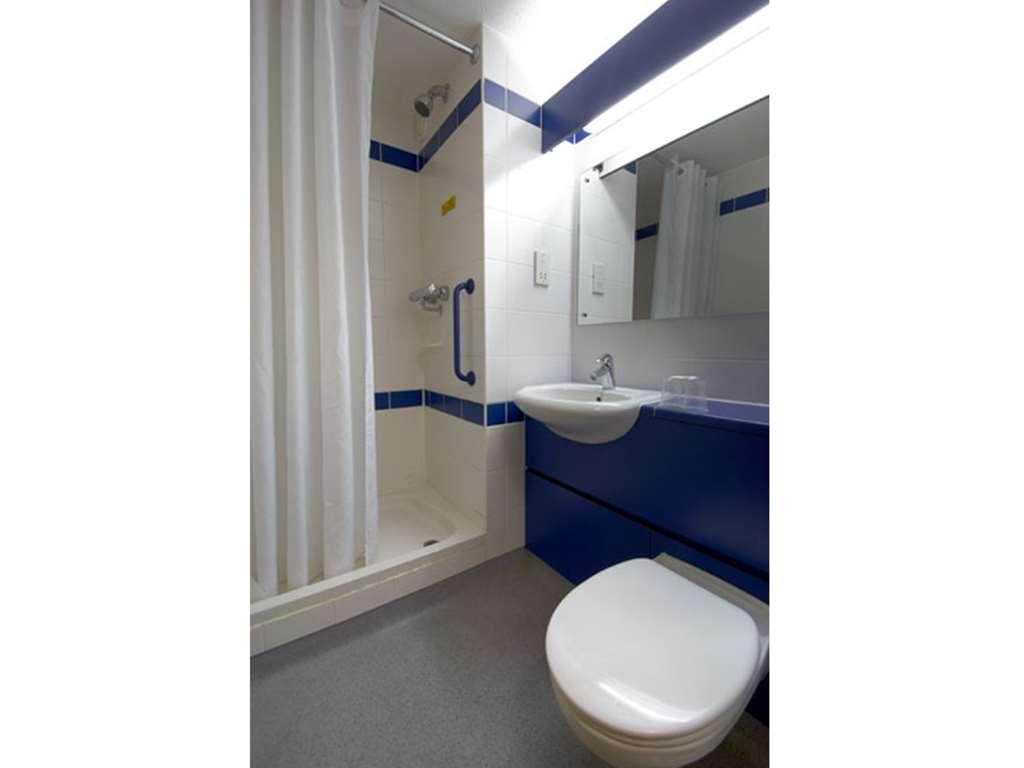 Travelodge Buckingham Kültér fotó